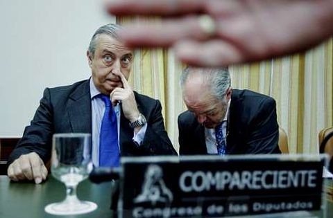 El presidente de Renfe, Julio G�mez-Pomar, y el del ADIF, Gonzalo Ferre, en el Congreso.