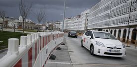 La nueva explanada de La Marina, donde ayer continuaban las vallas y los coches, se abri� al p�blico en junio del 2014. 
