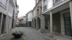 Edificaciones de tipologa tradicional en una calle del casco histrico de Chantada