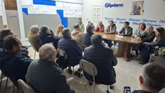 Leiva estuvo acompa�ado por Luis L�pez y sus compa�eros de grupo en el anuncio de su renuncia, el martes por la noche