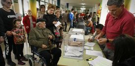 La participaci�n super� ayer en dos puntos el registro cosechado en Vilagarc�a en el 2011. 