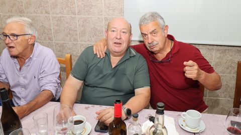 COMIDA DE DESPEDIDA A JAVIER MARCOS BARREIRO, JEFE DE ESCUADRON DE VIGILANCIA AEREA DEL BARBANZA EN EL RESTAURANTE BENJAM�N DE ROIS