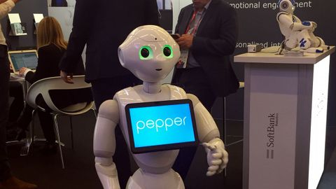 Pepper, un robot emocional perfecto para acompañar a gente sola