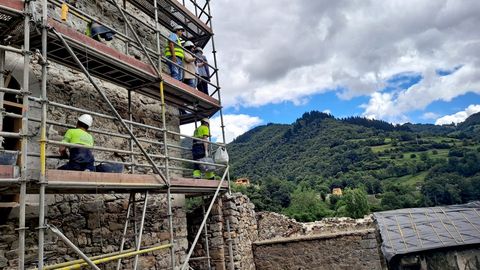 Cultura y el Ayuntamiento de Aller acometen las obras de consolidacin de la Torre de Soto por 273.000 euros.