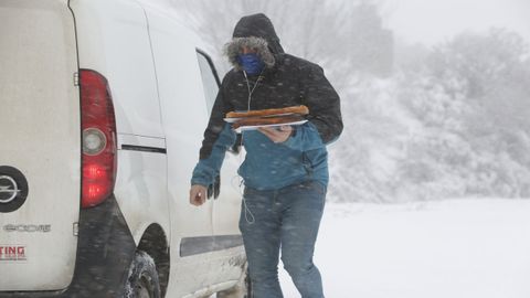 La nieve no fue excusa para que los panaderos dejasen de trabajar.