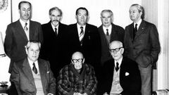 Ram�n de Artaza, sentado no centro ao car�n de familiares e amigos, no d�a do seu 98 aniversario 