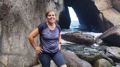 Marta D�az, de ruta por la costa de San Andr�s de Teixido, en Cedeira 