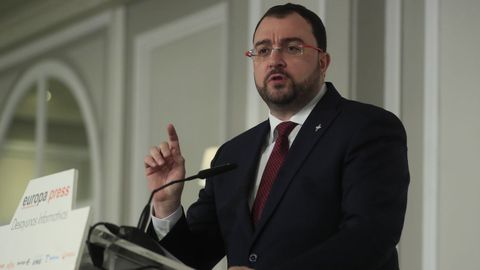 El presidente del Principado de Asturias Adri�n Barb�n 