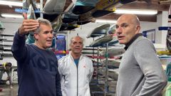 Rafa Dom�nguez, con representantes de Ponte Sampaio, pide al Concello de Pontevedra que subsane las deficiencias en clubes deportivos de esta parroquia