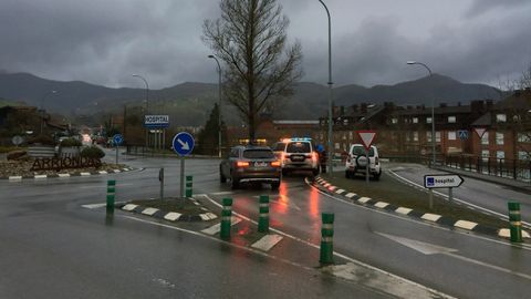 Acceso al hospital Grande Covi�n, en Arriondas