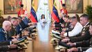 La presidenta interina de Venezuela, Delcy Rodr�guez, junto al nuevo alto mando militar