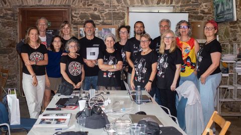 Participantes en el taller del a�o pasado, con el alcalde de Ortigueira