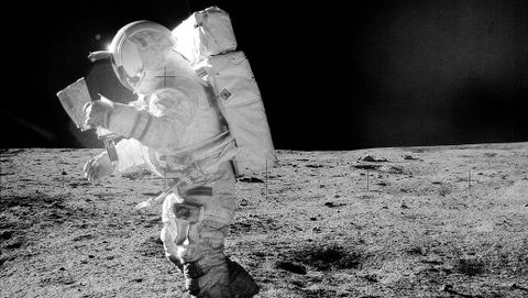 El astronauta Edgar Mitchell, en la imagen, fue el sexto hombre que pis� la Luna. El primero que lo hizo fue Neil Armstrong, el 21 de julio de 1969