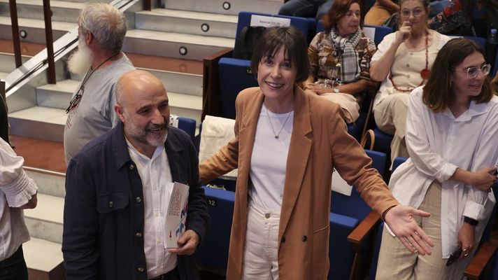 Ana Pont�n junto a N�stor Rego, en el �ltimo congreso de la UPG, en el 2024