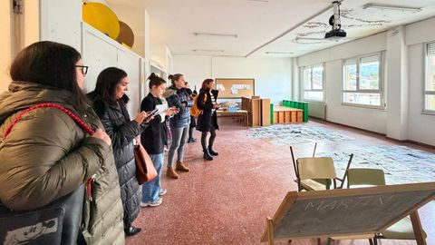 Visita de representantes del PSOE al colegio Manuel Luis Acu�a.