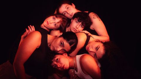 Bengala Teatro F�sico act�an en Sarria