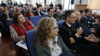 En primera fila, Mara Luisa lvarez, directora general de Fedepesca, en la sesin matinal de las XXIX Xornadas de Pesca de Celeiro