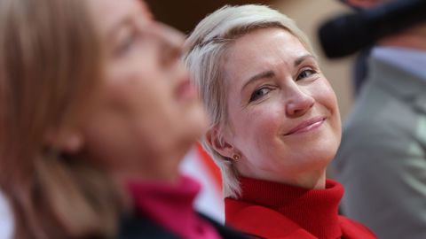En Mecklemburgo-Pomerania Occidental, AfD ha ganado 21 puntos, hasta el 38,3�%, para situarse ligeramente por delante de la presidenta regional, la socialdem�crata Manuela Schwesig, que puede gobernar con La Izquierda y los Verdes.