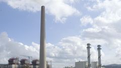 La central de carb�n de As Pontes, a la izquierda, junto a la de ciclo combinado