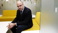 El profesor habl� en el Club Financiero de Santiago. 