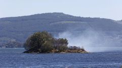 El incendio en uno de los islotes de As Alvedosas, en Vilaboa, fue en julio