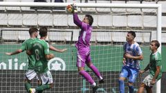 Parera, en la acci�n en una parada en A Malata, es el jugador con m�s participaci�n del Racing. 