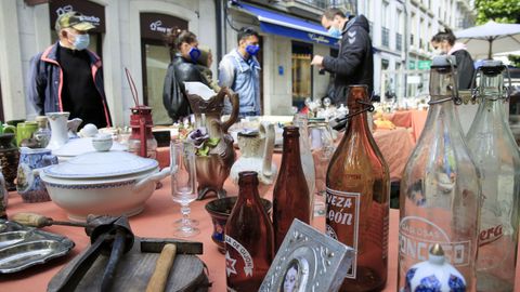 Tambi�n dentro del programa de las fiestas, en la R�a da Ra��a se celebr� una feria de artesan�a y antig�edades