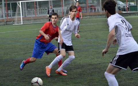 Mauro fue uno de los tres cadetes ante el Betanzos. 
