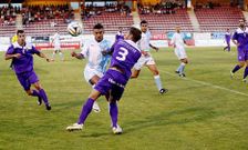 El Compostela quiere recuperar el buen tono del estreno liguero ante el Burgos. 