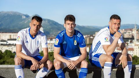 Tejera, Jimmy y Christian Fernndez con las nuevas equipaciones