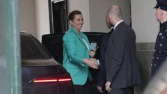 La socialdem�crata Mette Frederiksen, a su llegada al palacio de Amalienborg, residencia de la familia real