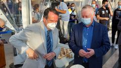 El alcalde Abel Caballero y el campe�n mundial Karpov quedan en tablas en Vigo