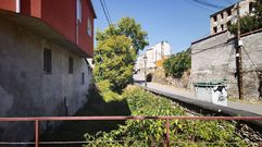 A la izquierda, una de las viviendas afectadas de la calle Doctor Fleming