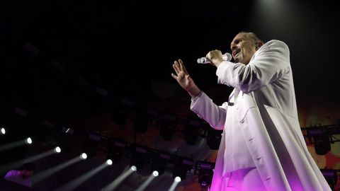 El cantante Miguel Bosé, durante un concierto ofrecido recientemente en Madrid.