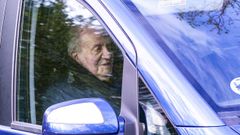 El rey Juan Carlos a su llegada a la cl&iacute;nica Anitua, en Vitoria