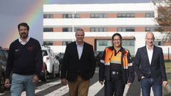 De izquierda a derecha: Marcos Ara�jo, gerente de la Axega; Santiago Villanueva, director xeral de Emerxencias e Interior; Oliva Garc�a, responsable de Protecci�n Civil de Bergondo; y Javier Ca�nzos, alcalde de Curtis; fotografiados en la sede de La Voz