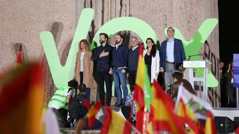 Iv�n Espinosa de los Monteros, Santiago Abascal, Jos� Antonio Ortega Lara, Rocio Monasterio y Javier Ortega Smith cierran la campa�a del 10-N.