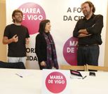 Xos� Lois J�come, Marga L. Barreiro y Rub�n P�rez, los tres concejales de la Marea. 