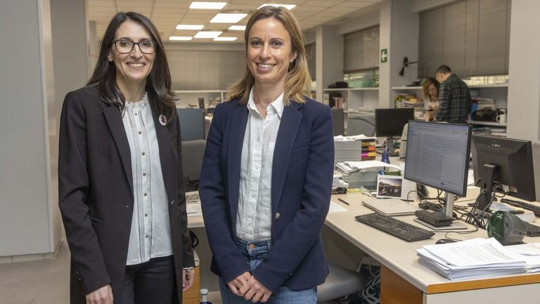Rosa Crujeiras y Maite Flores debatieron en la delegaci�n de Santiago de La Voz de Galicia sobre sus planes para la Universidade