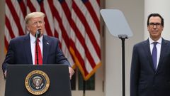 Trump, junto al secretario del Tesoro, en su rueda de prensa en el jard�n de la Casa Blanca