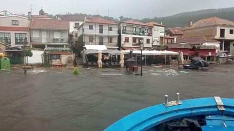 Aspecto de Combarro, desde el mar, inundado