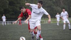 Brais Mouzo, en la foto, con el Soneira (dorsal 3), acaba de fichar por el Mux�a.