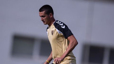 Carlos Dotor, jugador cedido por el Celta en el M�laga, en un entrenamiento.