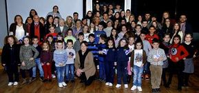 El Centro Comercial Aberto de Carballo reuni� ayer en el Pazo da Cultura a los modelos del desfile celebrado en septiembre.