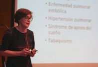 <span lang= es-es >�Elevado tiempo de latencia�</span>. La neum�loga del CHUF apunt� que las enfermedades causadas por la exposici�n al amianto en ocasiones pasan muchos a�os hasta que son diagnosticadas y que los cuerpos de asbesto (o amianto) se cuelan en el sistema respiratorio silenciosamente. 