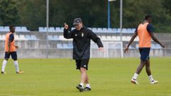 Anquela Requexon Real Oviedo.Anquela, en El Requex�n durante el entrenamiento