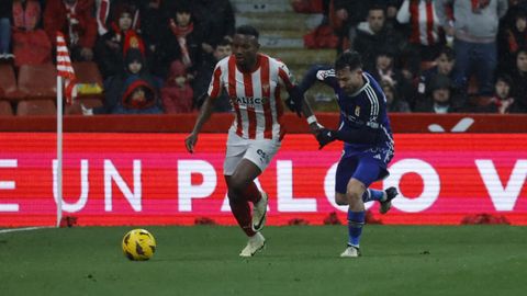 Derbi asturiano entre el Real Sporting de Gijon y el Real Oviedo en El Molin�n