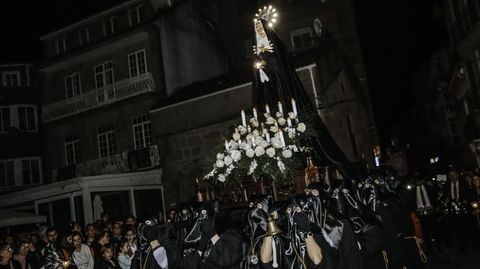 Procesi�n de la Virgen de la Soledad en O Porto do Son