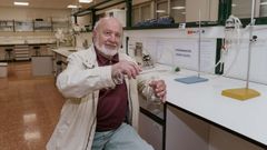Jos� Manuel Pichel en el laboratorio del IES O Ribeiro