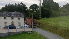 Camiones circulan por una pista que les est vetada